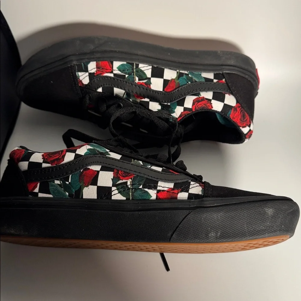 Vans Black Floral Checkered Sneakers‎ size 4.5 kids
